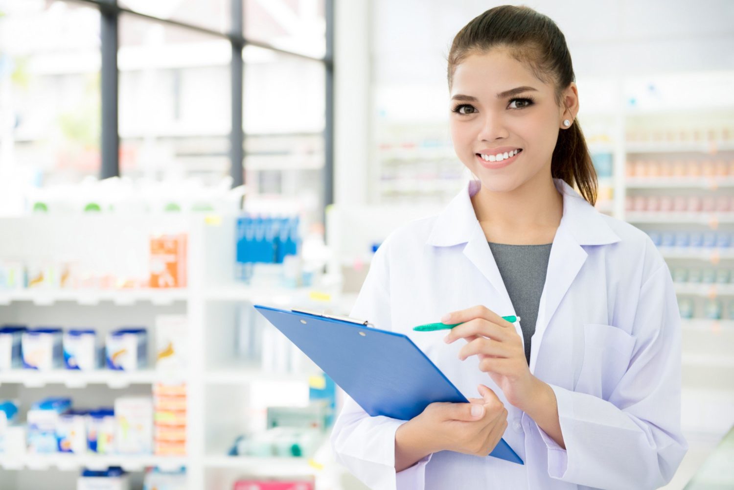 pharmacy tech training jobs near me