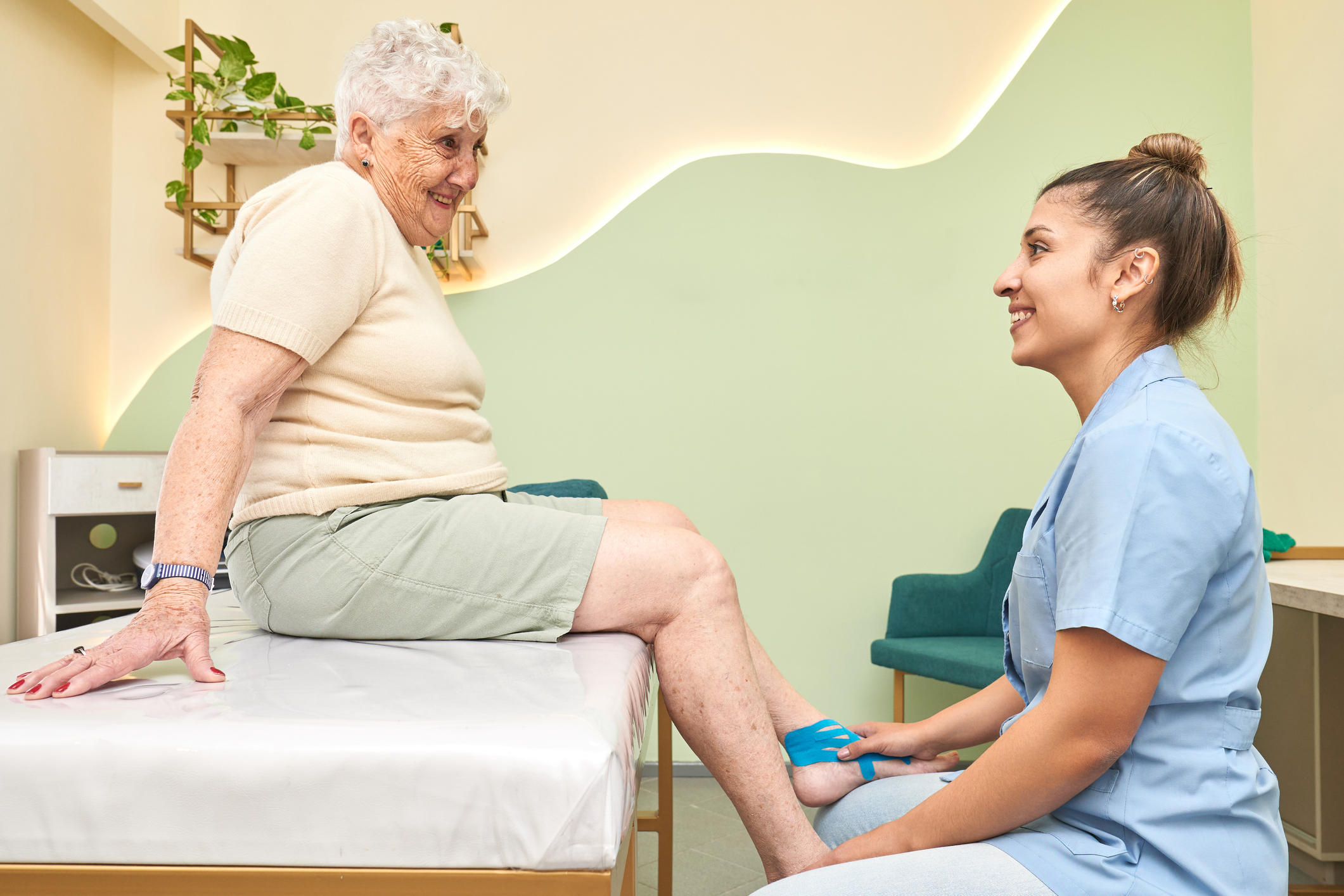 What does a physical therapist assistant do cbd college