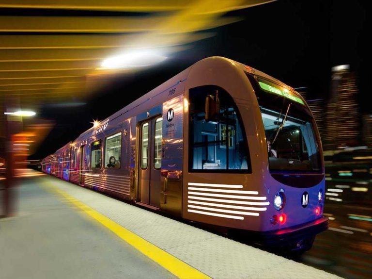 Image of commuters boarding a Los Angeles Metro bus.
